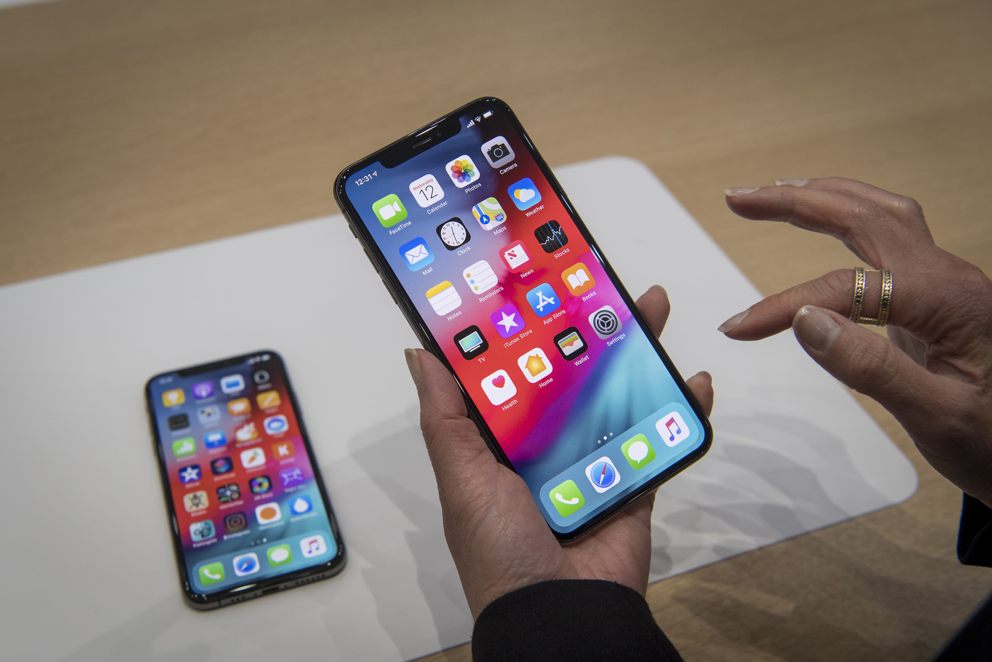 手機(jī)信號放大器|蘋果下月發(fā)布三款新iPhone，重要信息在這了