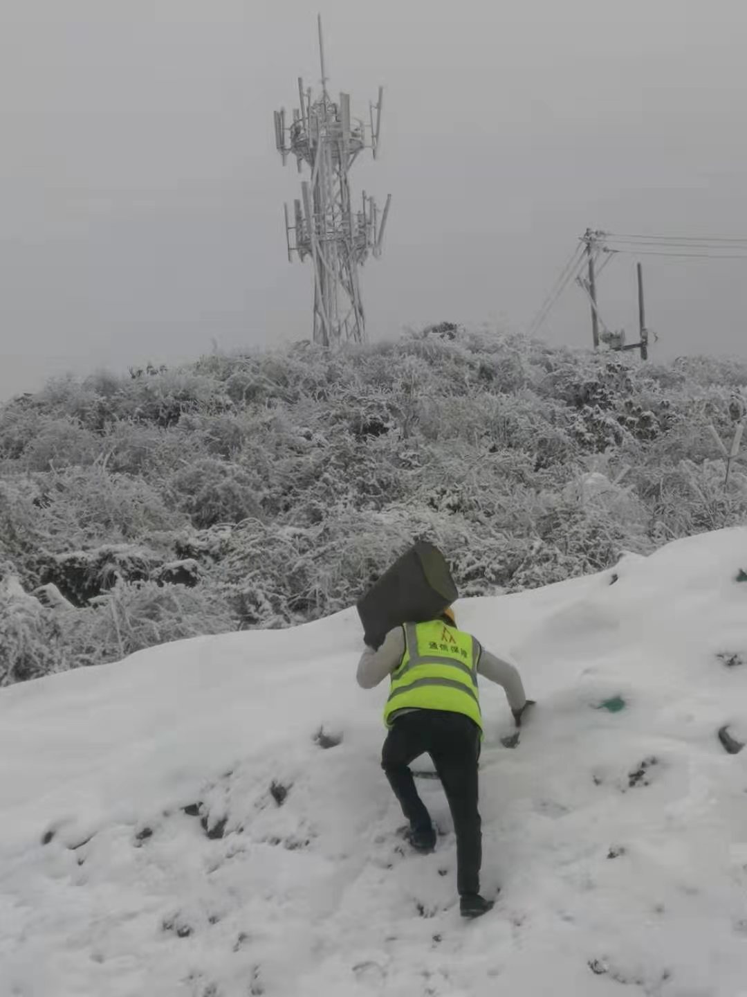 手機(jī)信號增強(qiáng)器|迎雪而戰(zhàn)，鐵塔人全力奮戰(zhàn)保障通信暢通！